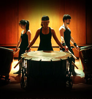 taiko drum team