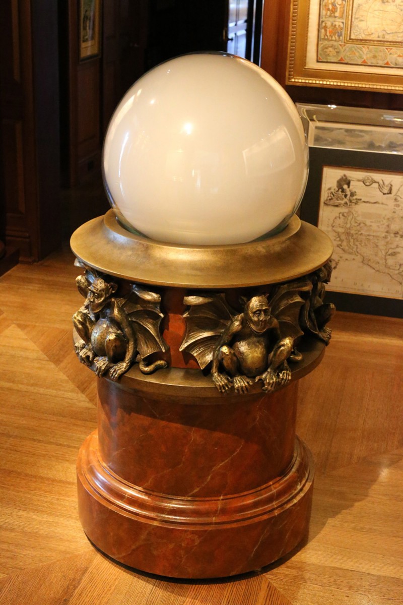 Wicked Witch’s iconic gazing ball visits Cornell Library | Cornell