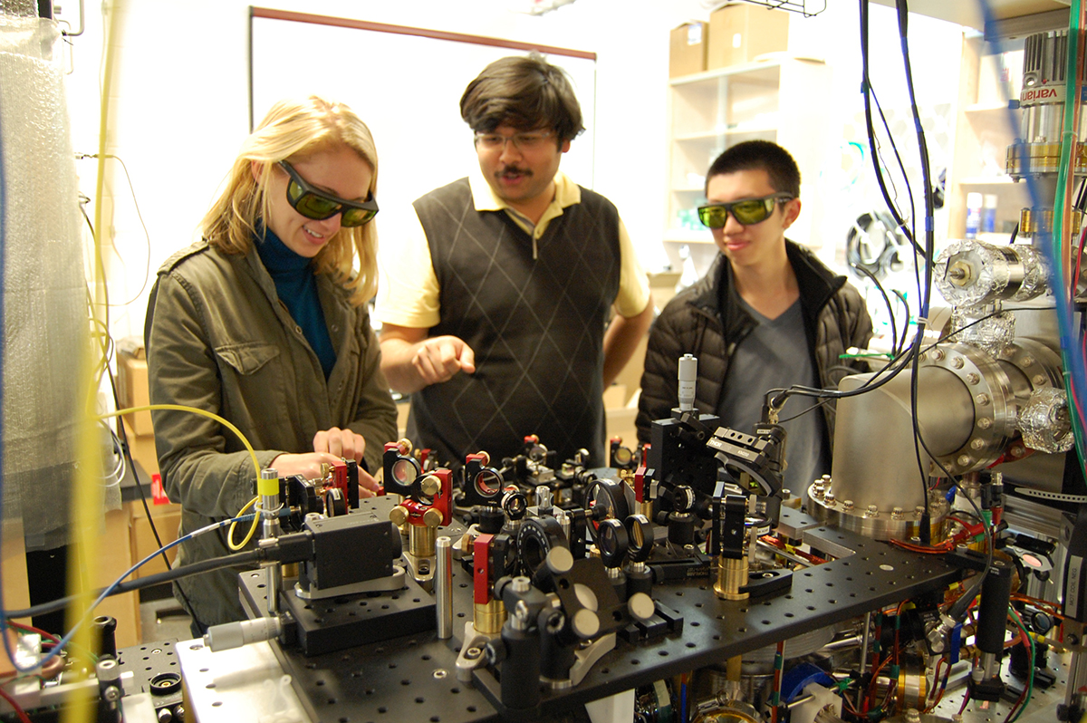 Zeno effect' verified: Atoms won't move while you watch | Cornell Chronicle
