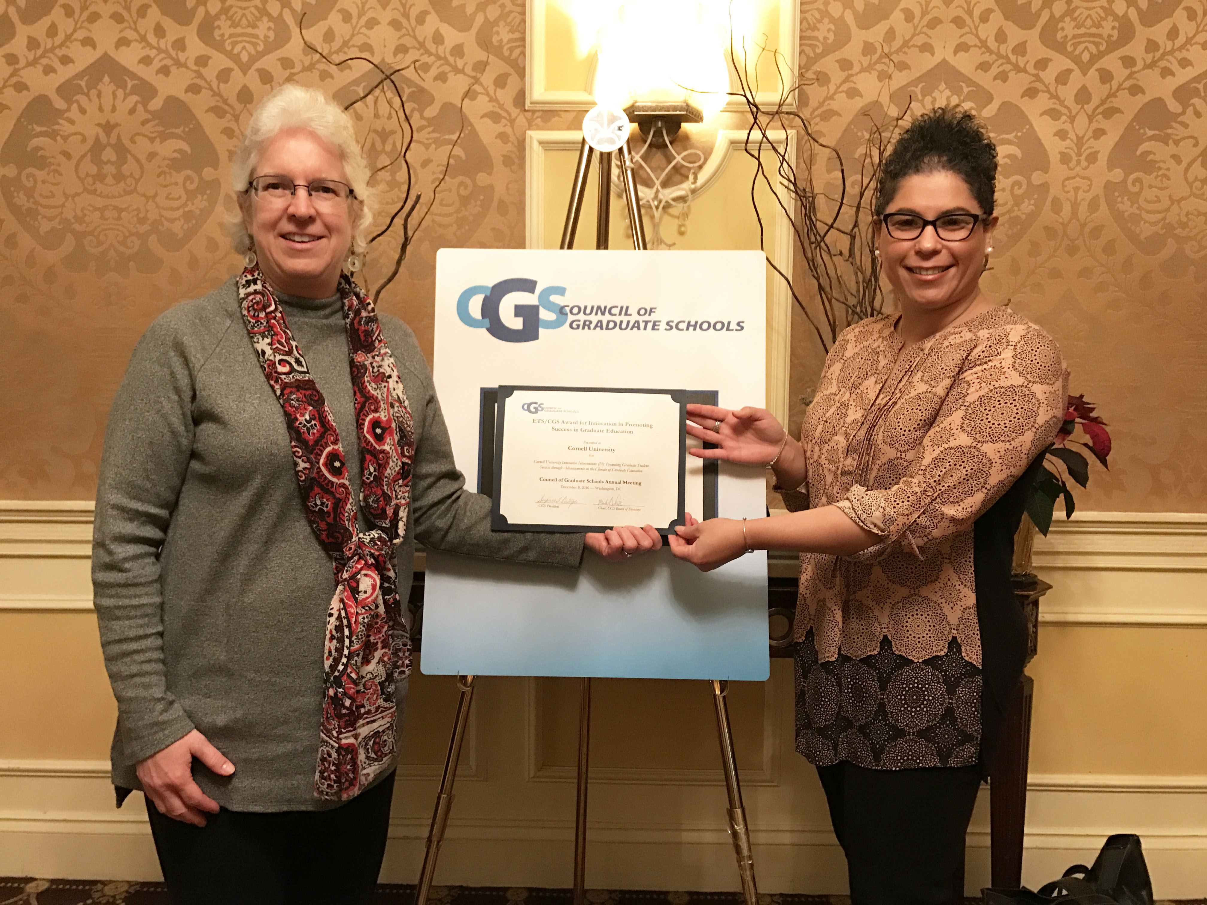 Barbara Knuth accepts CGS award