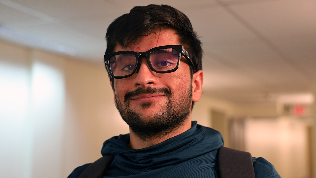 Student creates smart glasses for people with hearing loss