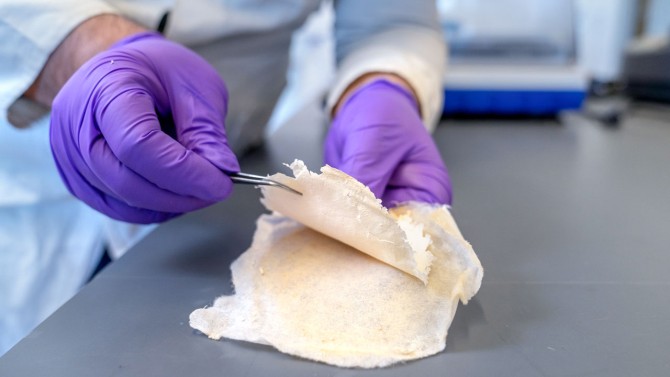 Nanofiber-coated cotton bandages.