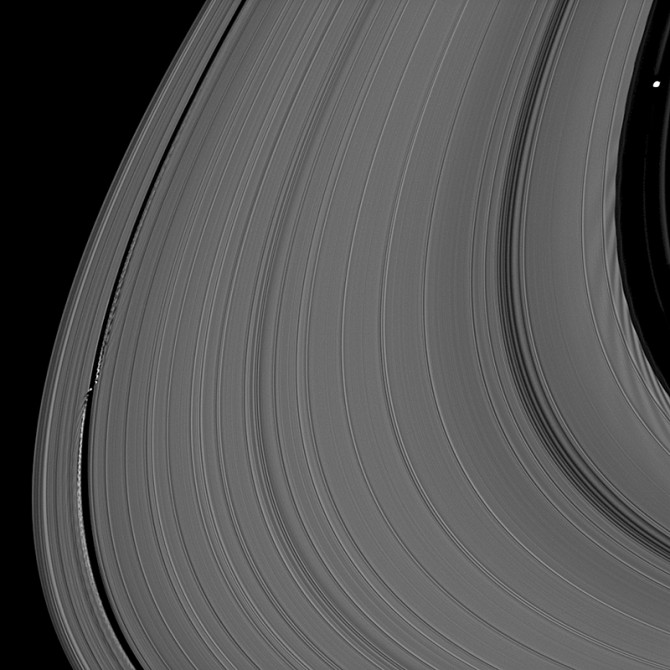 Saturn waves