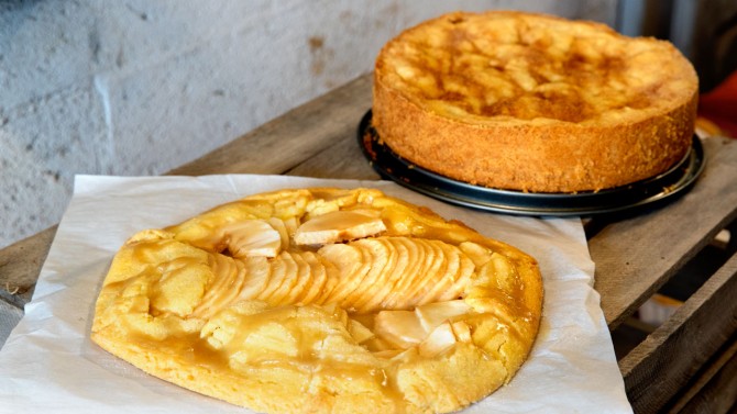 Julia Luna’s apple tart with tahini caramel is at left; Beatrice Almeida’s Tutty’s apple tart at right 