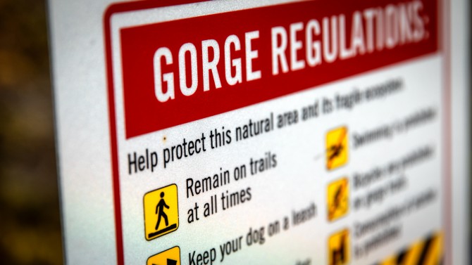 Gorge regulations sign