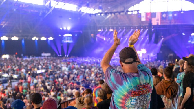 Audience at Dead & Company show
