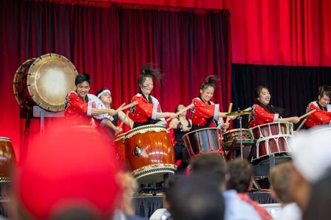 Taiko drummers