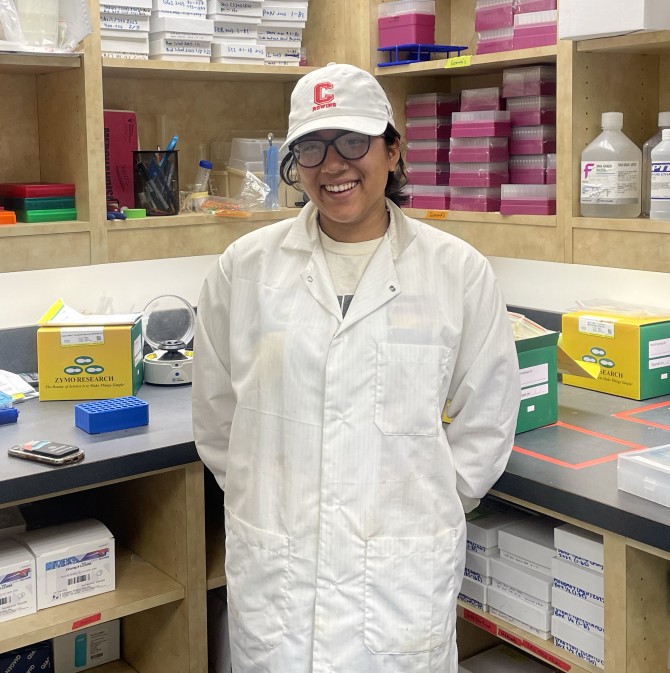 Student working in a DNA lab.