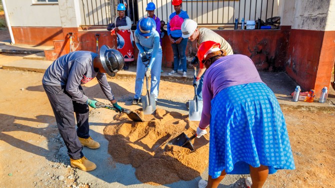 Cornell Engineers in Action, alongside a team of masons and the local community, piloted the installation of a solar-powered groundwater system and disinfection system to ensure clean water for a primary school of 180 students in rural Eswatini.