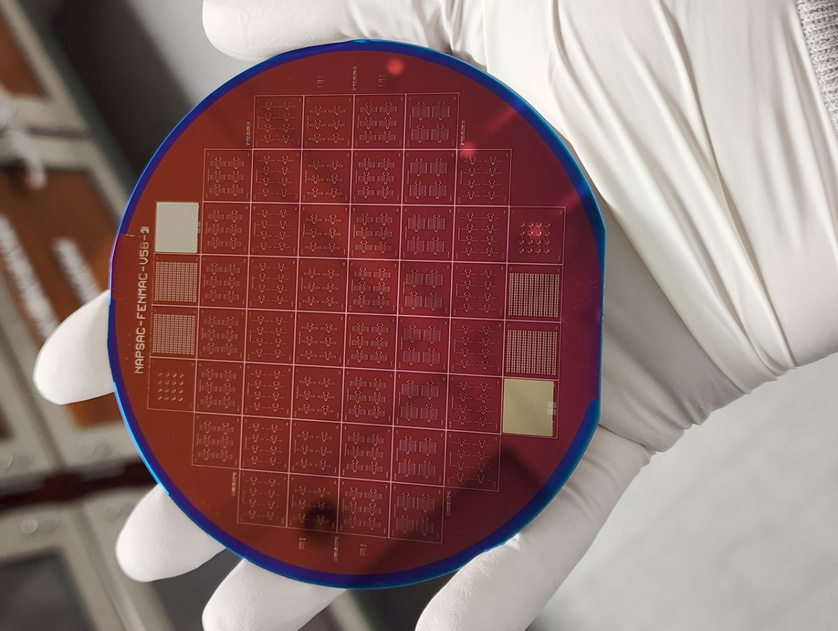 Cornell engineers use tiny vibrating beams to rethink AI hardware