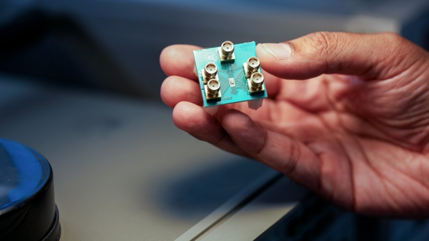 Low-power microchip called a “microwave brain,”