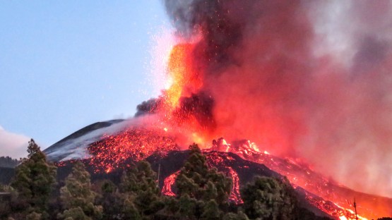 Cornell scientists coolly recall fiery volcano visit | Cornell Chronicle