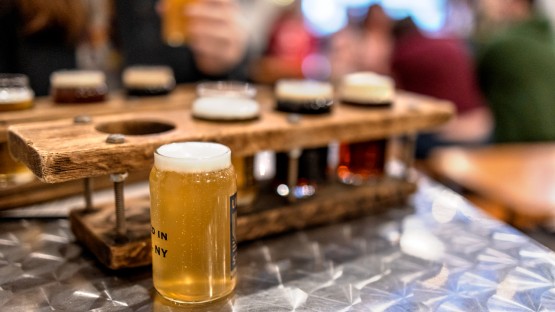 Cheers! Craft brewery patrons value tasting room ambience - Vimarsana News