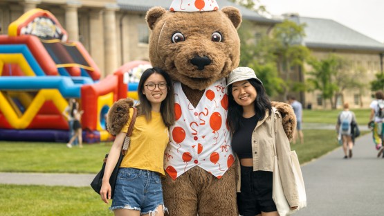 Students meet Touchdown at the Senior Days Carnival event on the Arts Quad.
