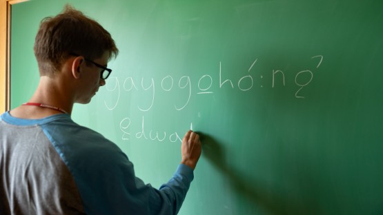 Coming home: Gayogohó:nǫˀ language programs expand reach - Vimarsana News