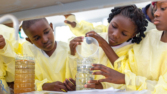 Grad student ignites a passion for science in Angolan youth