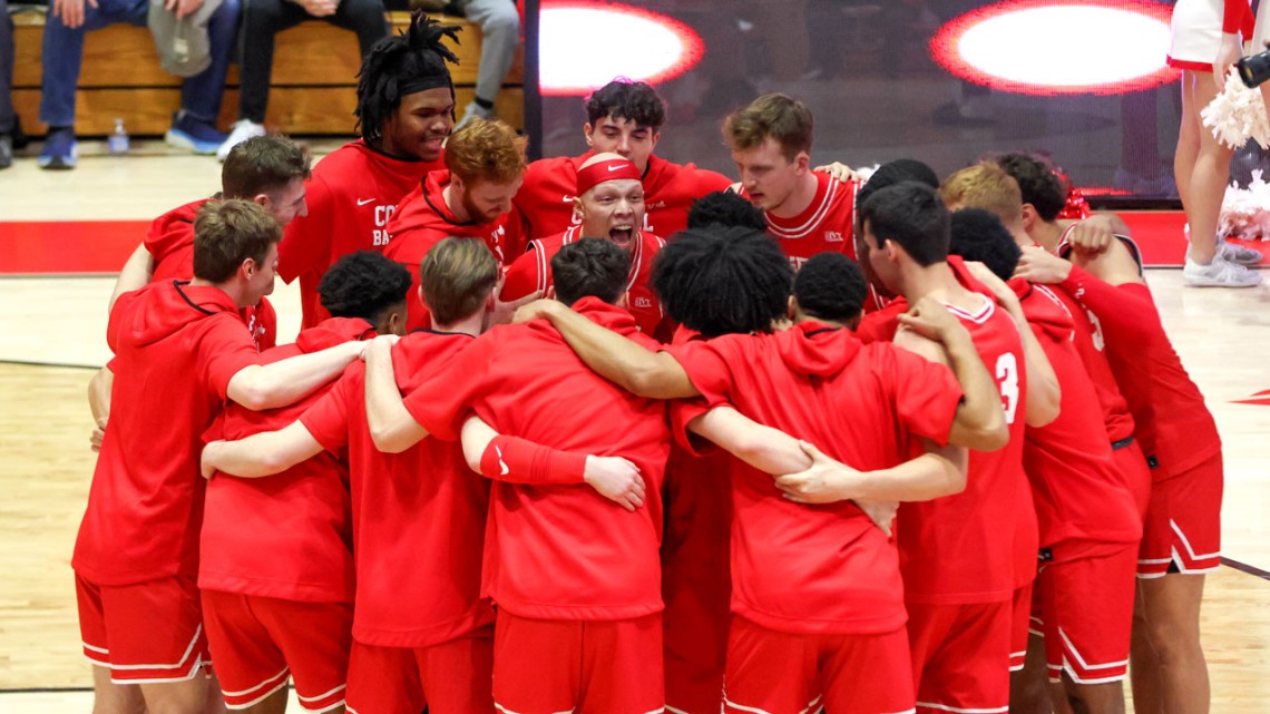 Cornell basketball huddle