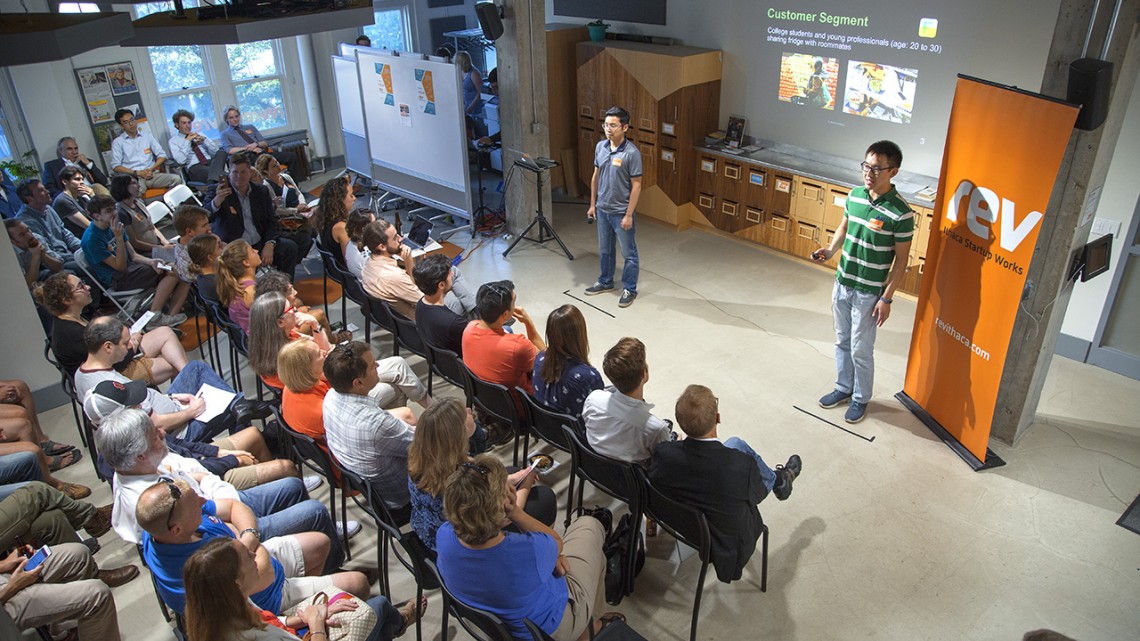 Entrepreneur participants deliver presentations