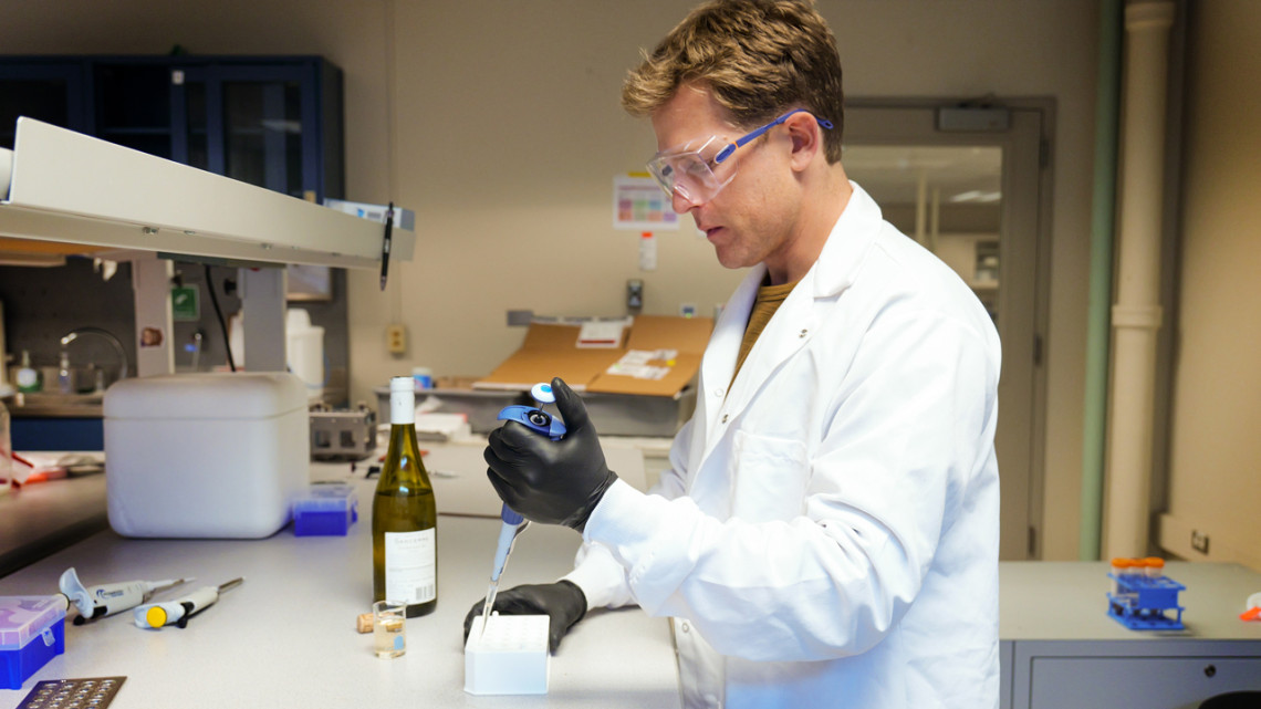 Terry Bates prepares samples in the Quantera lab. The Curio grew out of his doctoral research in Gavin Sacks’s lab at Cornell.