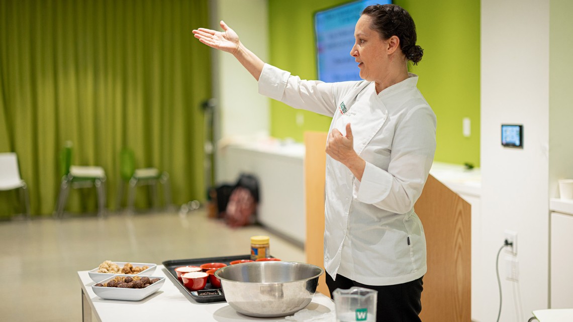 Chef Chloe Greenhalgh teaches a cooking class at the College of Veterinary Medicine.