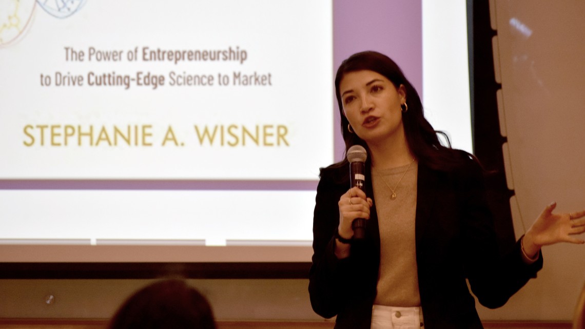 Alumna Stephanie Wisner '16 speaks to the entrepreneurial community at Cornell.