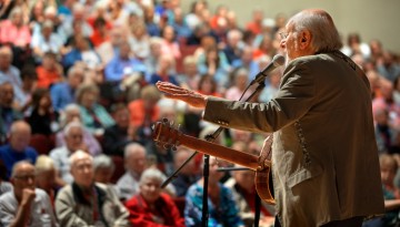 Peter Yarrow '59 (of the iconic singing group Peter, Paul and Mary) performs in a free concert.