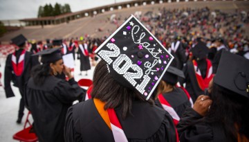 Graduate cap with "Class of 2021" 