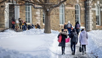 Students walk to class on Feb. 7, the first day of in-person classes of the spring quarter.