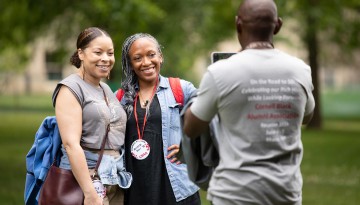 Reunion 2024 attendees pose for a photo